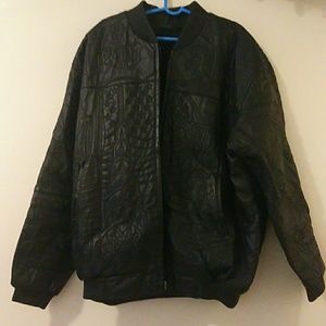 USED BLACK LEATHER JACKET.